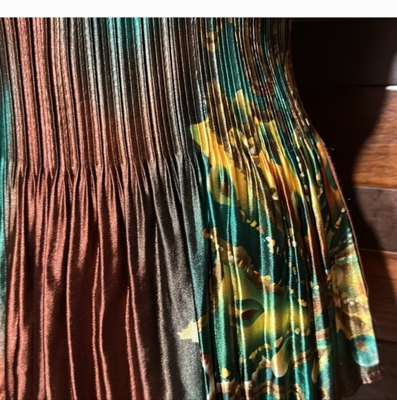 Multicolor Pleated Women's Top - Picture 4 of 7